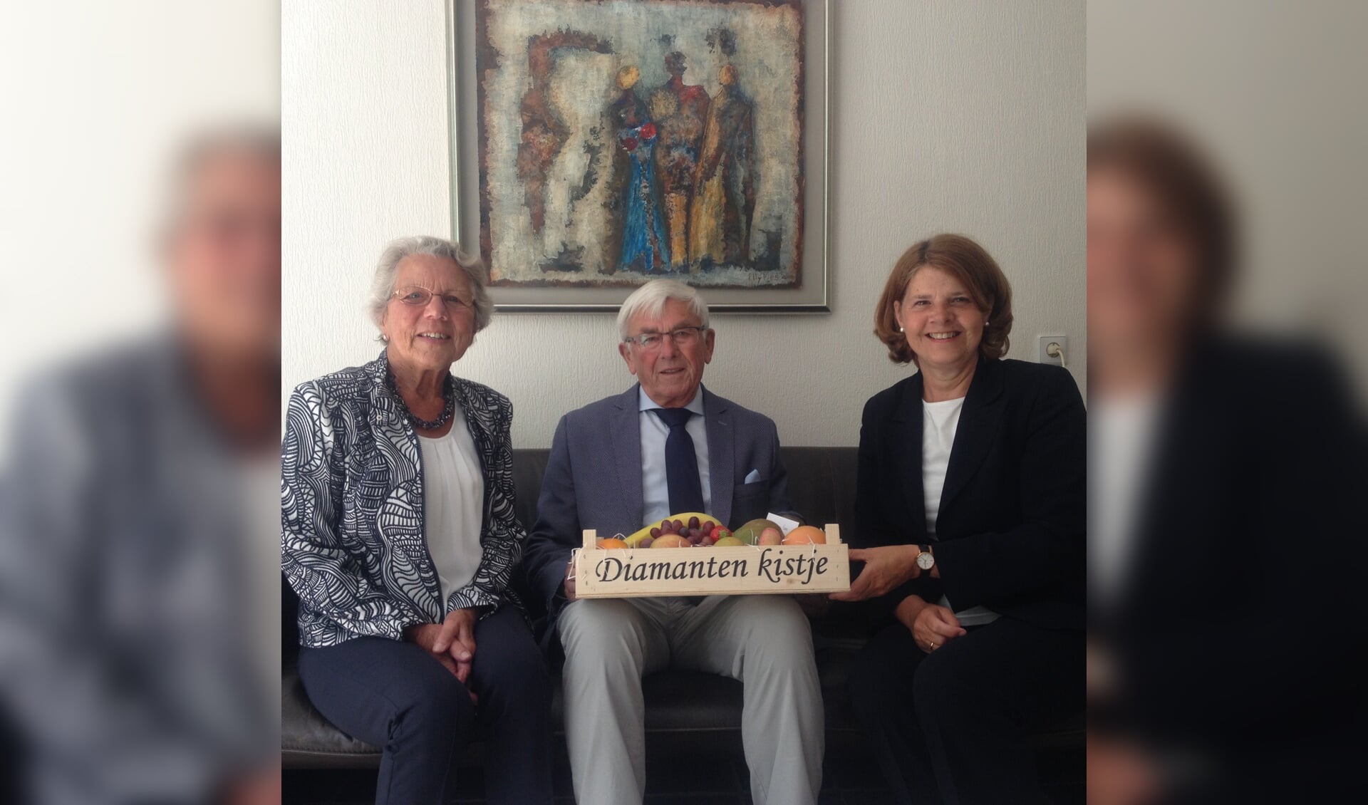 Op 24 mei waren de heer en mevrouw Boone - Van der Linde 60 jaar getrouwd. Burgemeester Marja van Bijsterveldt kwam bij het echtpaar op bezoek.