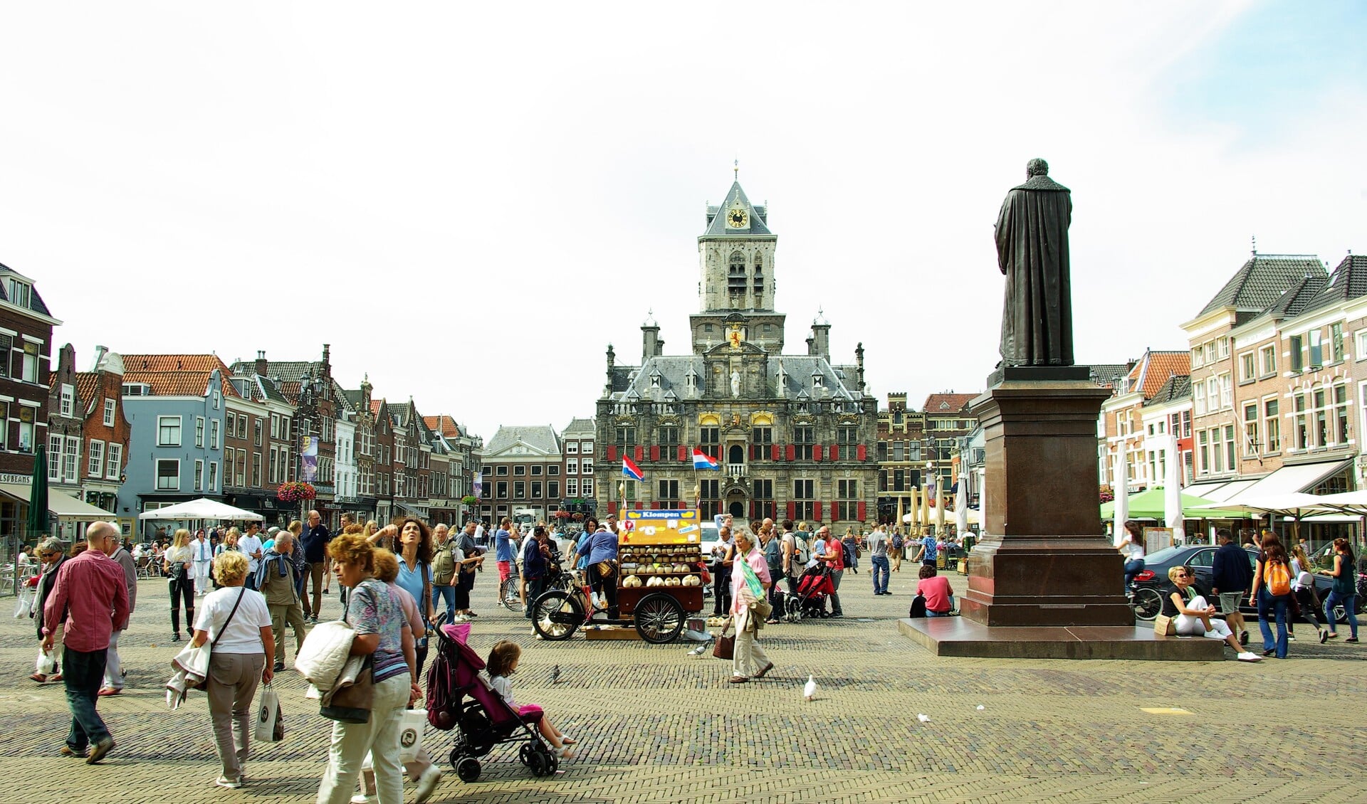 De focus in de binnenstad ligt steeds meer op de bezoekers, terwijl er ook 12.000 Delftenaren in dit stukje Delft wonen, benadrukken de belangenverenigingen.  