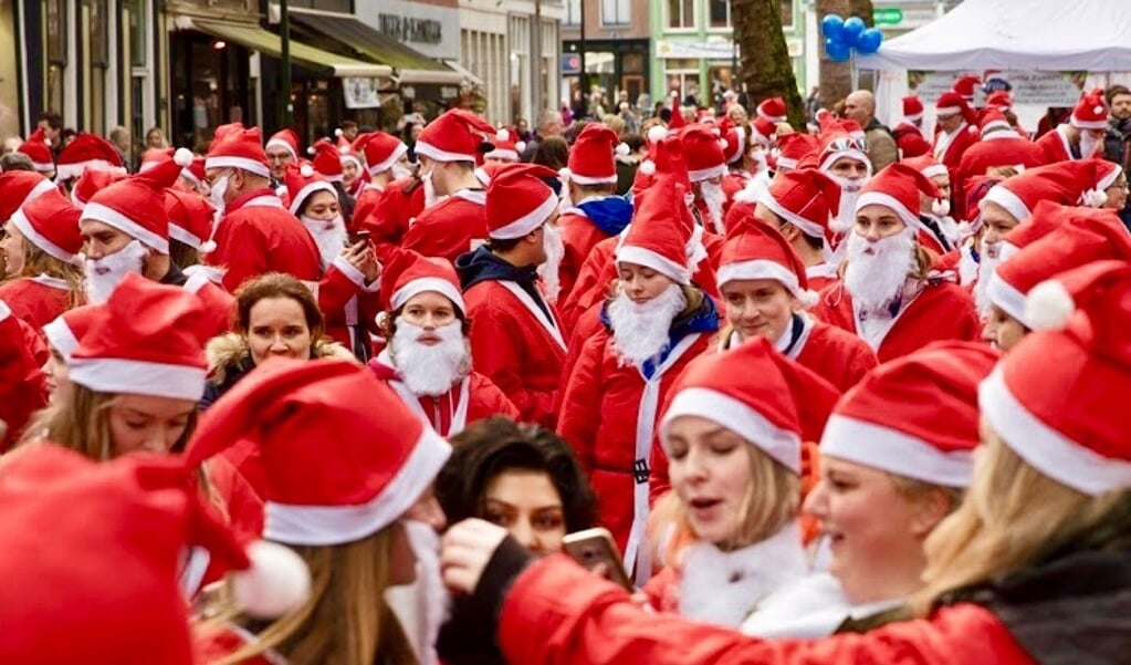 Nog twee weken en dan barst het Santa Run spektakel los! (Foto: Henk Houtzager)