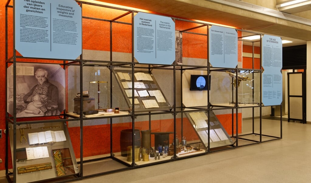 Een deel van de fascinerende tentoonstelling The Age of Standards, te zien in de aula van de TU Delft