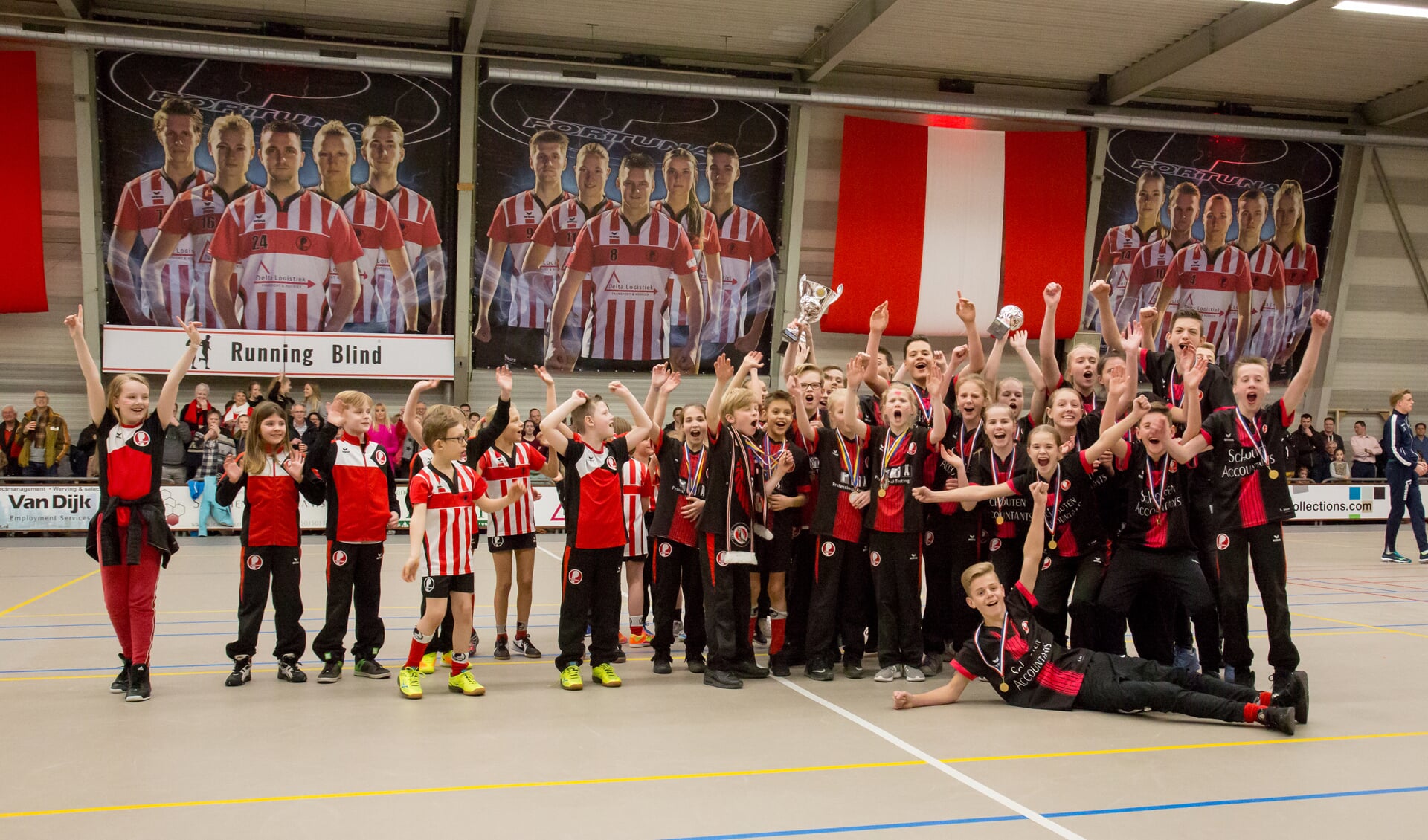 Kampioeneeeh! (Foto: Nathalie Kruidenier, Korfbalfoto.nl))