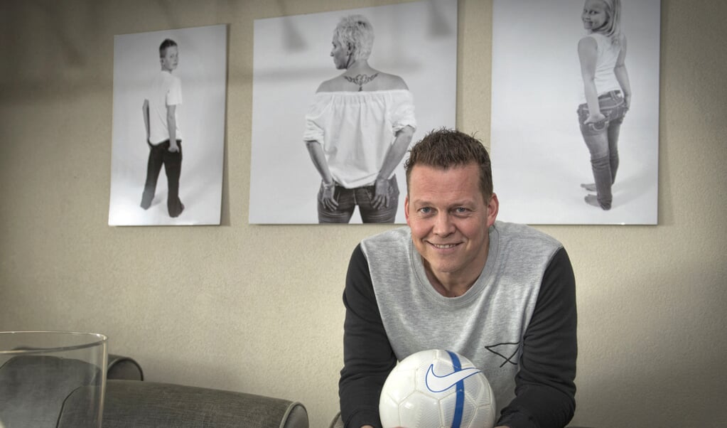 Erwin Hermsen hoopt na een mogelijke knie-operatie weer snel aan te kunnen sluiten bij zijn vriendenelftal. (foto: Roel van Dorsten)