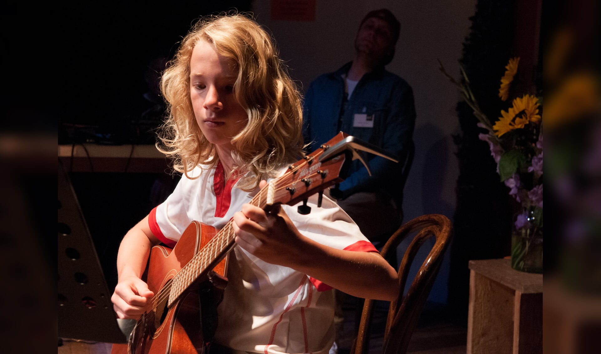 Muzikale talenten op het podium bij Rootz Muziekschool (foto: Liesbeth Bergen)