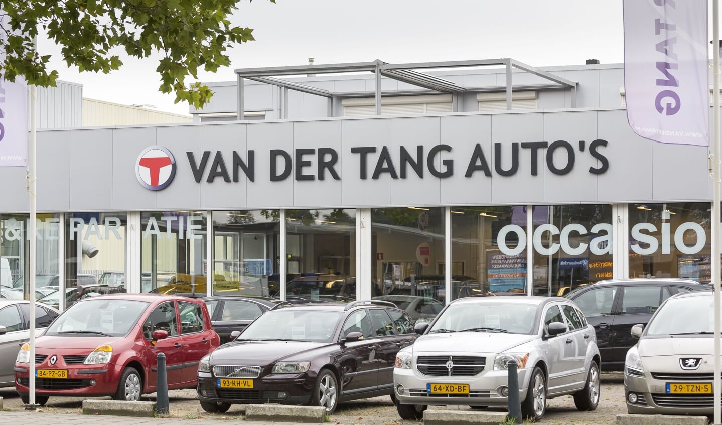 In de bijna 40 jaar van haar bestaan is Van der Tang auto's aan de Schieweg uitgegroeid tot een gerenommeerd Delfts autobedrijf. (Foto: PR)