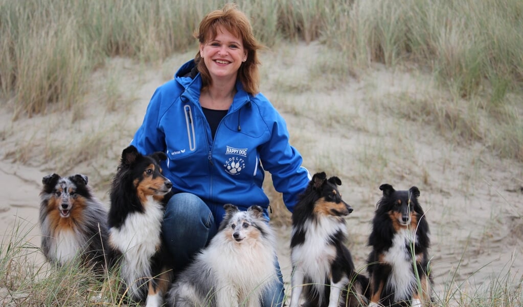 Mariska Haring: “Ontspanning, trainen, plezier, samen met de hond een goed team zijn, daar gaat het om”. (Foto: Willem de Bie)