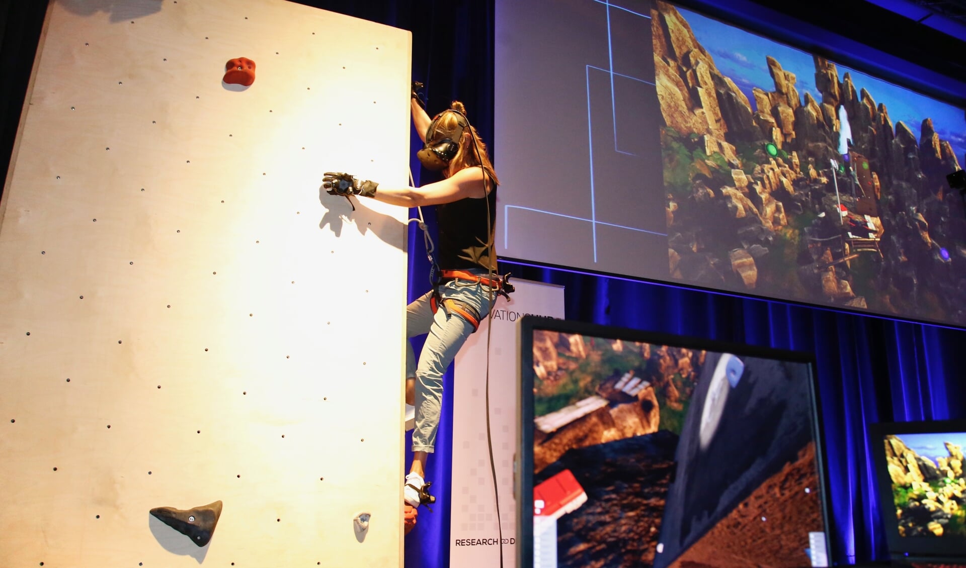 Met Venga! Climbing in Mixed Reality, kan een sporter in Virual Reality ervaren hoe het is om hoog in de bergen te klimmen. (Foto: PR)