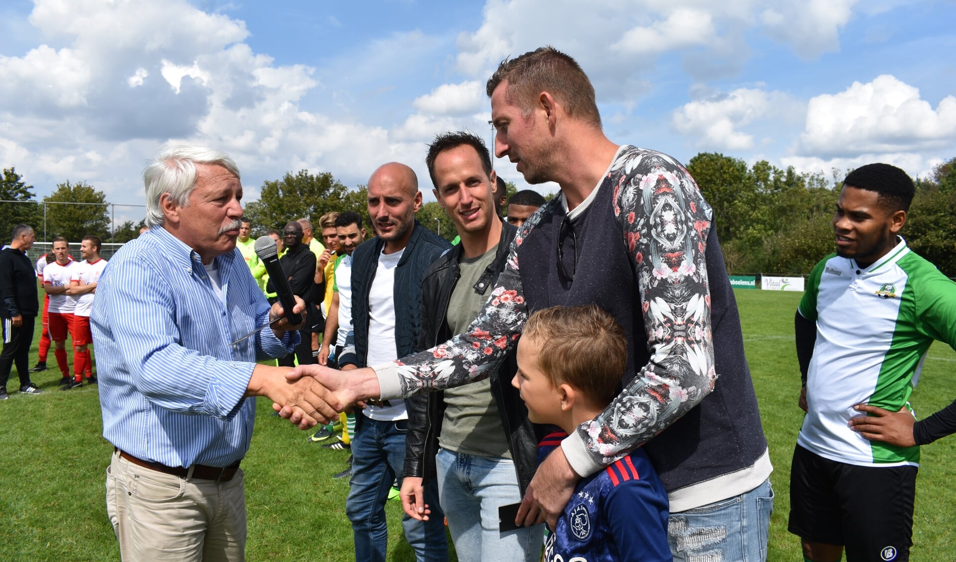 Voorzitter Ries van Dam nam afscheid van de heren namens DVV Delft