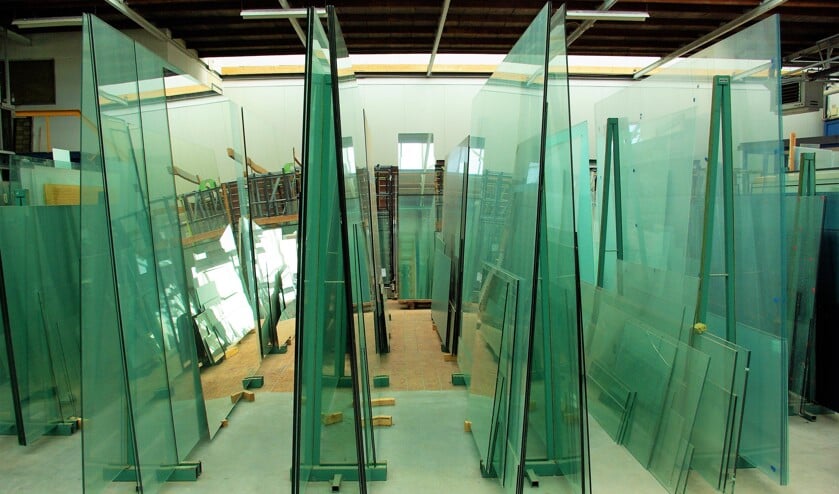 De glasvoorraden van Glashandel Zantman zijn indrukwekkend.  