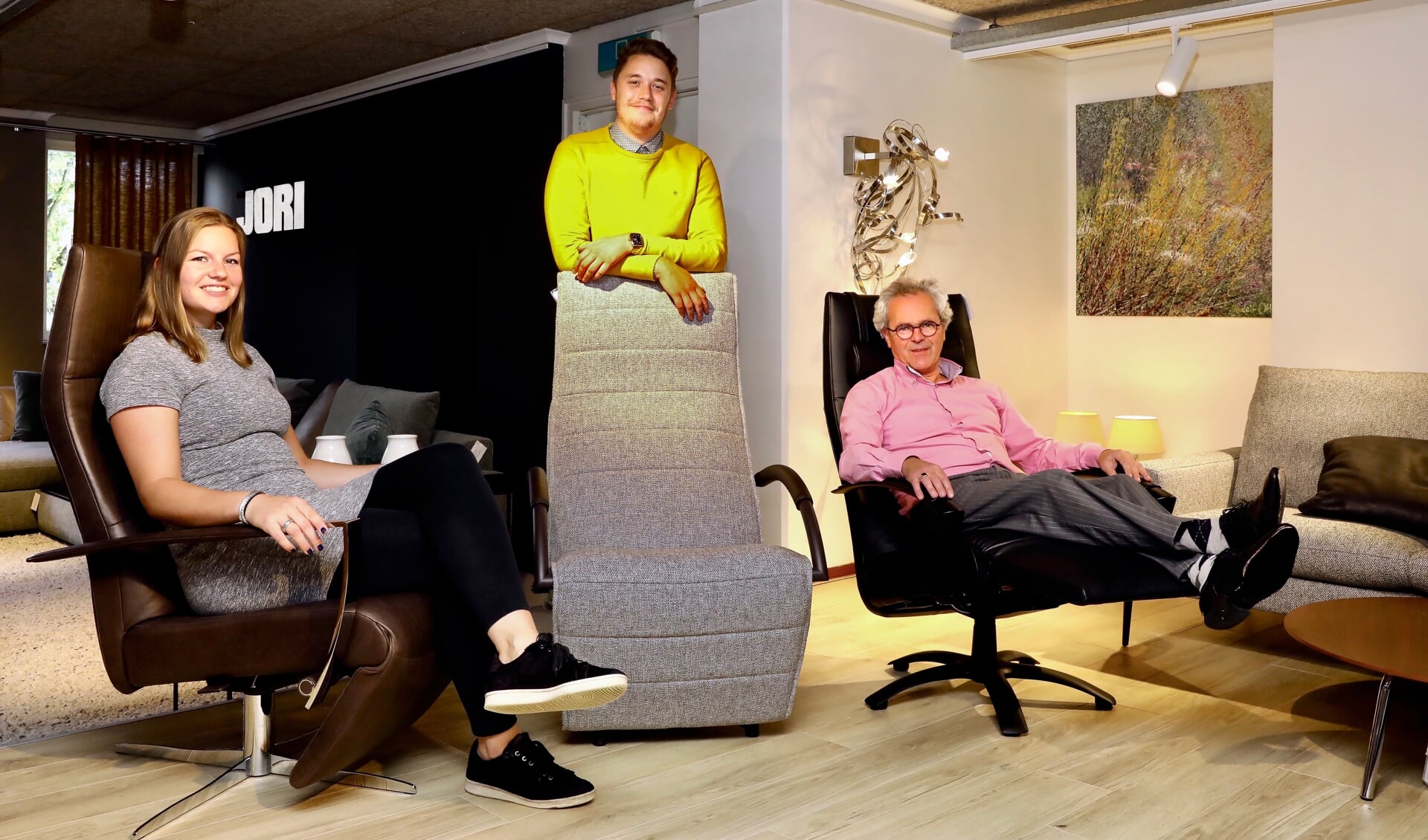 Heerlijk in de relaxmodus met JORI fauteuils bij Smits Designcenter (Foto: Koos  Bommelé)