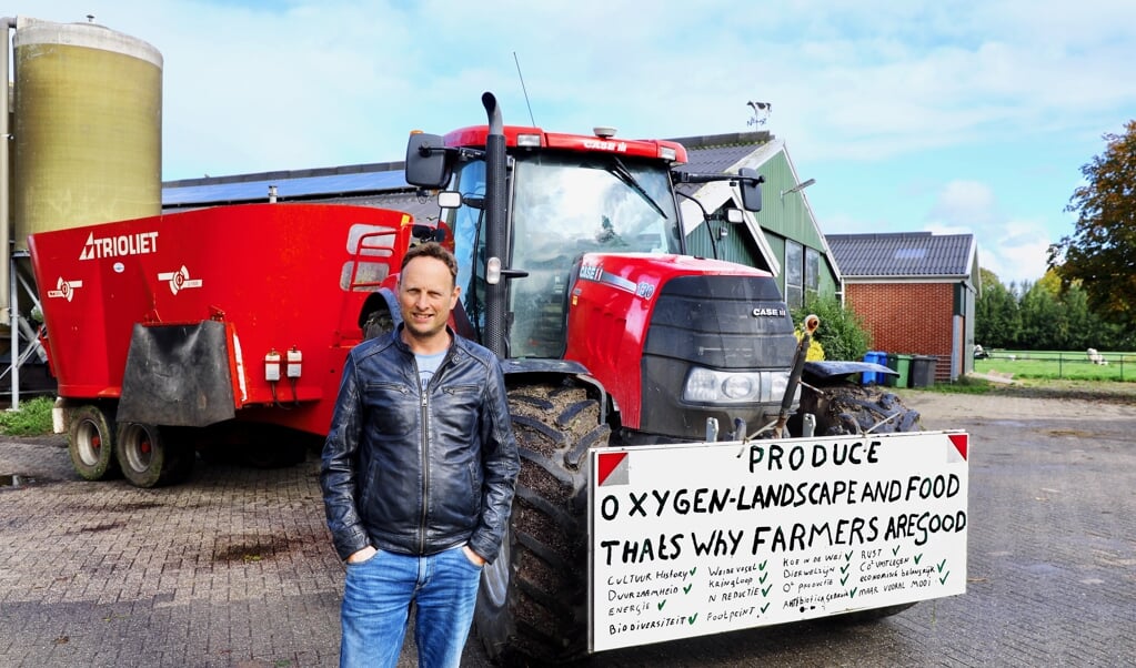 Melkveehouder Henk Dijkshoorn uit Schipluiden hekelt de linkse politiek (Foto: Koos Bommelé)