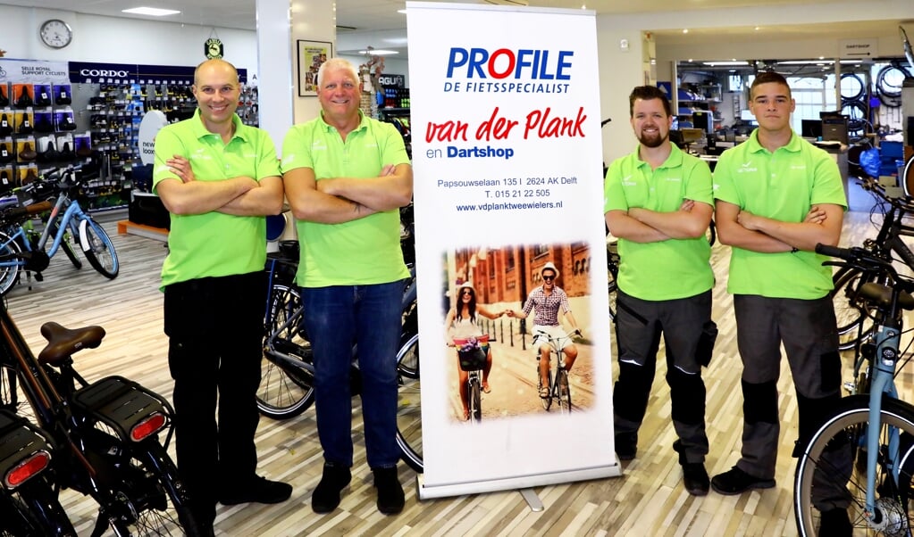 Het voltallige serviceteam van Profile Van der Plank (Foto: Koos Bommelé)
