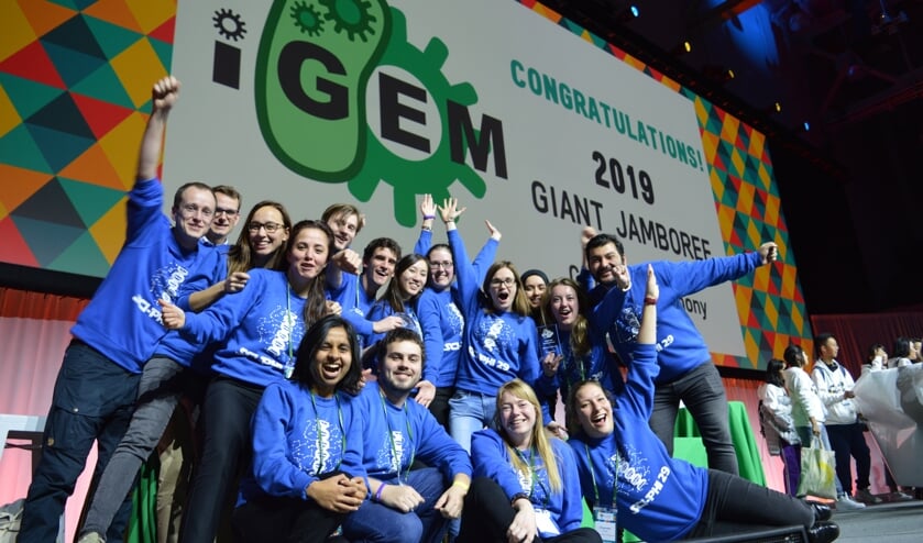 Het iGEM TU Delft 2019 met hun supervisors