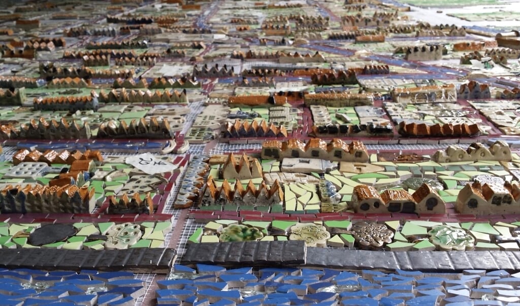 De Keramieken Kaart van Delft nadert haar voltooiing