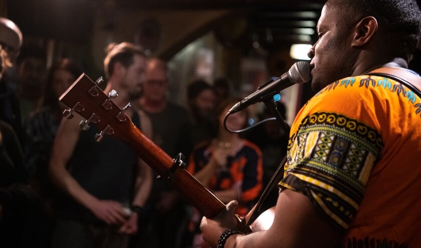 Ruji speelde Afrikaanse soul tijdens het Knapsack Festival