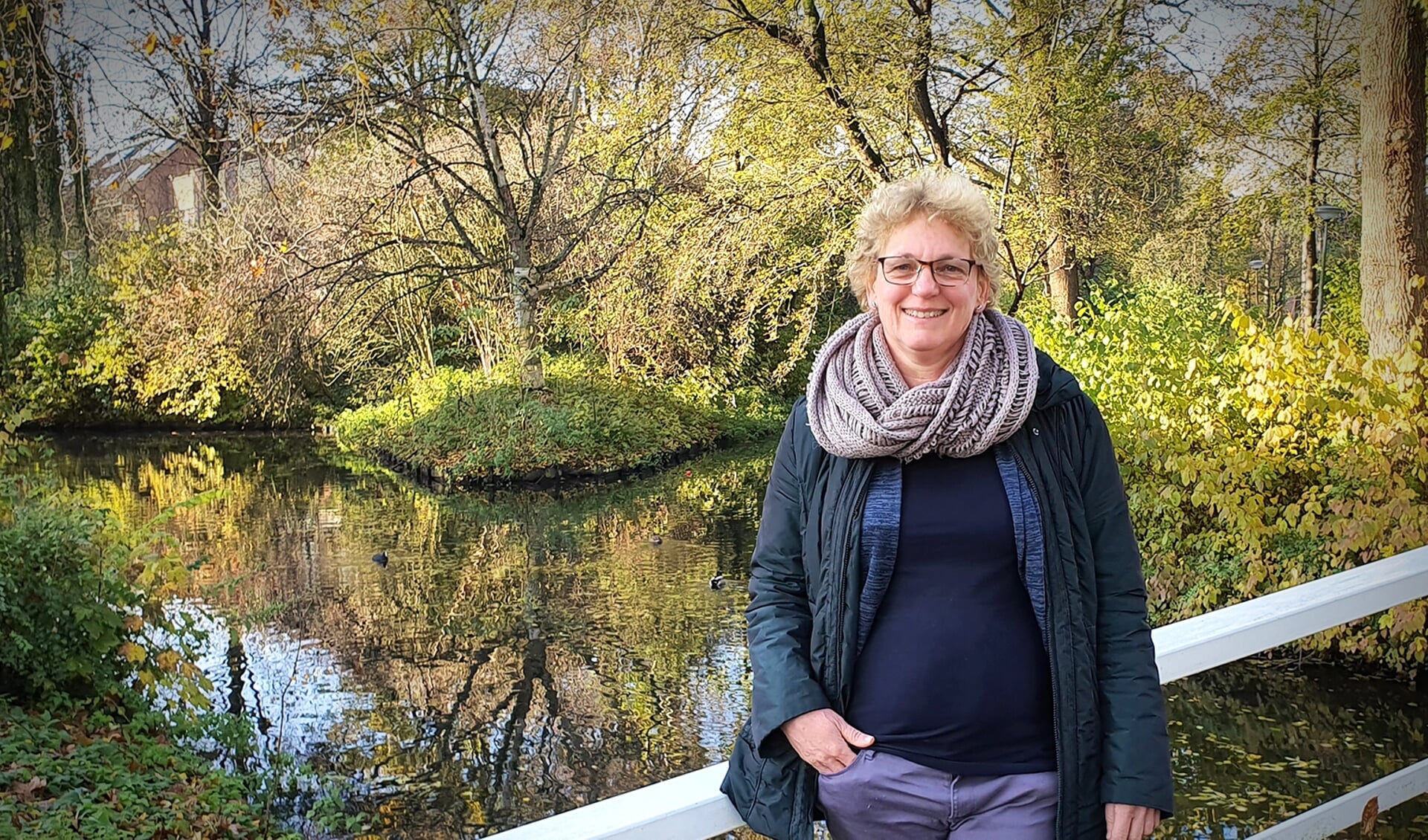 Ingrid Lips, raadslid voor GroenLinks, woont in Tanthof en is blij met het vele groen in de wijk.