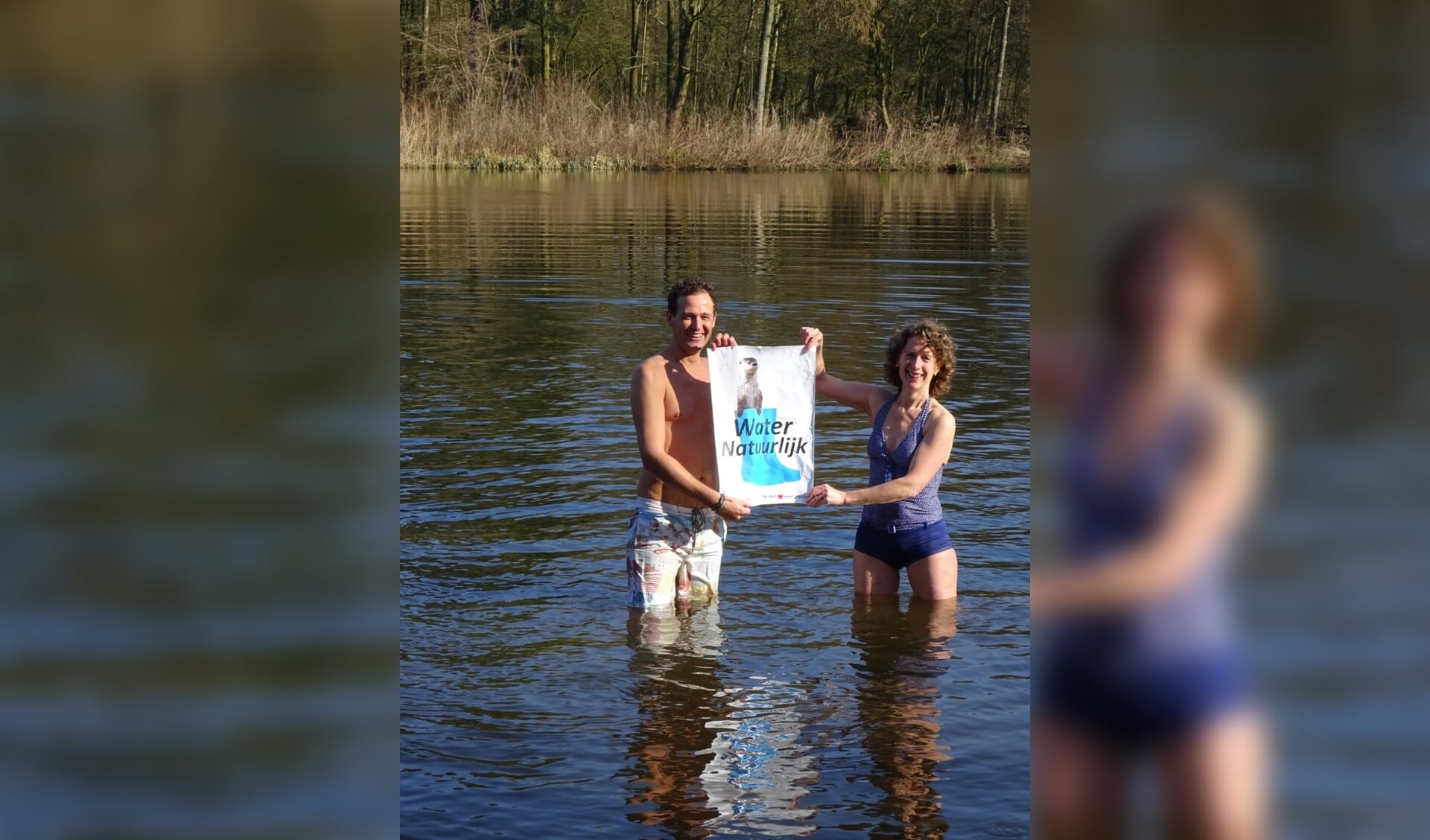 Lijsttrekker Marcel Belt en Ingrid ter Woorst van Water Natuurlijk pleiten voor schoon zwemwater