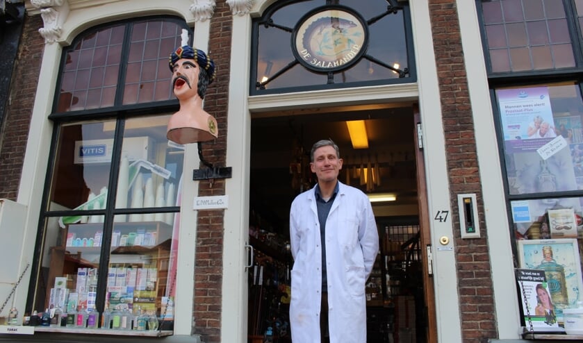 Robert Vlugt neemt alle tijd voor zijn klanten. (Foto: EvE)