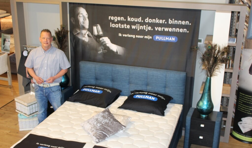 Vragen over de aanschaf van een bed? Marcel adviseert u graag! (Foto: EvE)