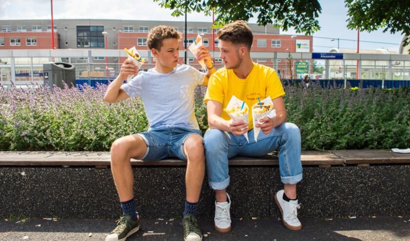 Een heerlijke zak friet tegen 'weinig' voor alle geslaagden!