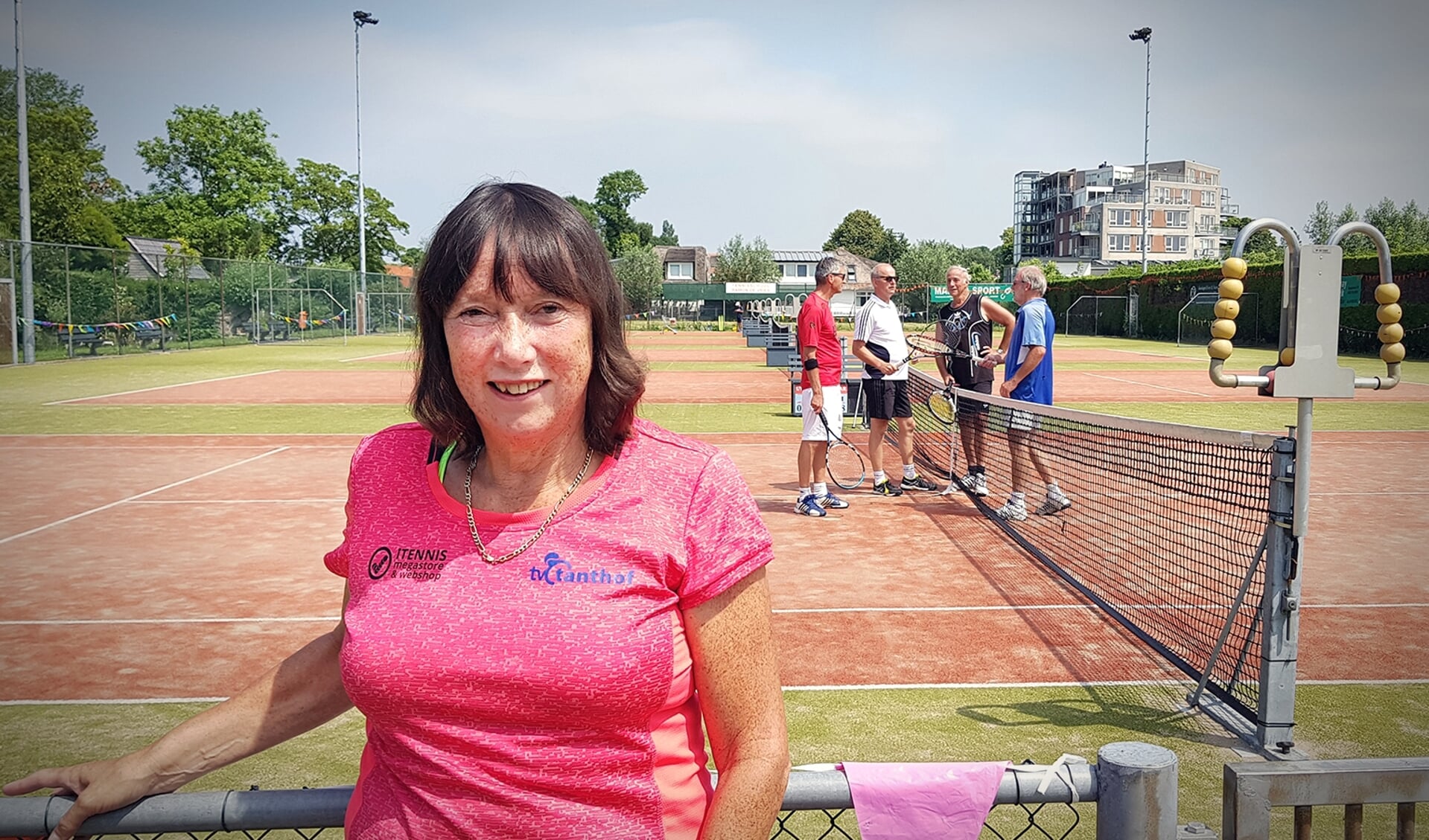 Greta Hesseling, al 30 jaar actief voor Tennis Vereniging Tanthof.