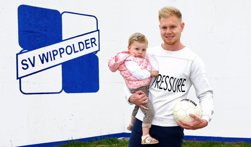 Robbie Notenboom met zijn kostbaarste bezit, dochter Livv (Foto: Koos Bommelé )