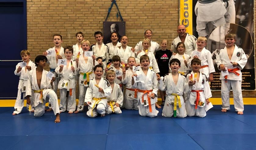 De voltallige wedstrijdgroep judo van Budo Gouweleeuw