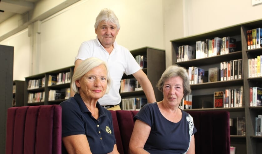 Het bestuur van Stichting Delft-Freiberg: Stineke Heinen (l), Loes Witting en Henk Vonk. (Foto: EvE)