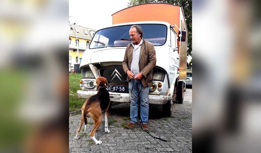 Tijn met zijn hond: de reden dat hij de Citroën van de hand wil doen