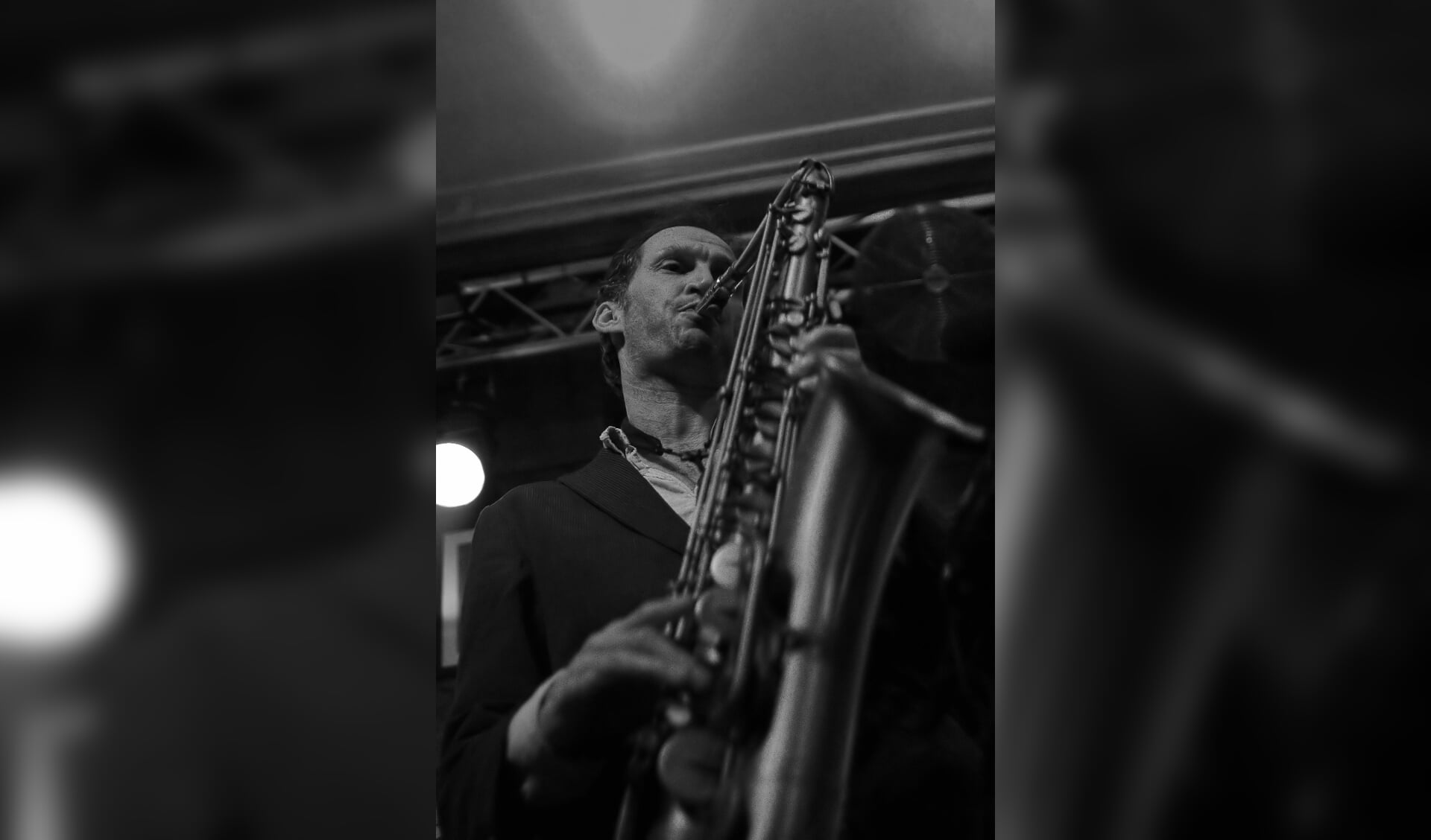 Saxofonist Ruud de Vries gaat voor dansbaar bij Het Konings Huys