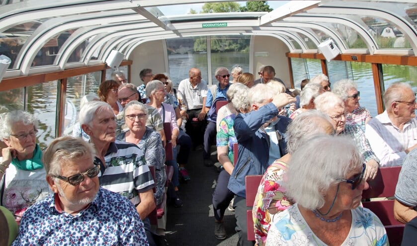 Er op uit met de Zomerschool voor senioren. Bijvoorbeeld een vaartocht naar de Broeker Veiling.