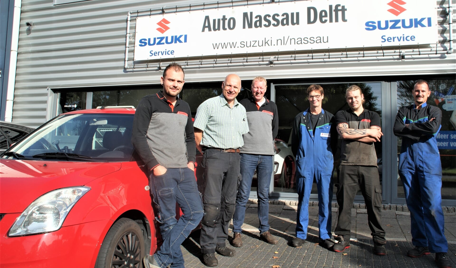 Het team van Auto Nassau, met van links naar rechts Jeffrey, Hans, Patrick, John, Wesley en Jerry.
