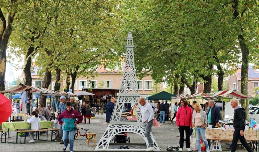 Ieder jaar is er het gezellige Montmartre in de dorpskern van Den Hoorn. (foto: Henk Groenedaal)
