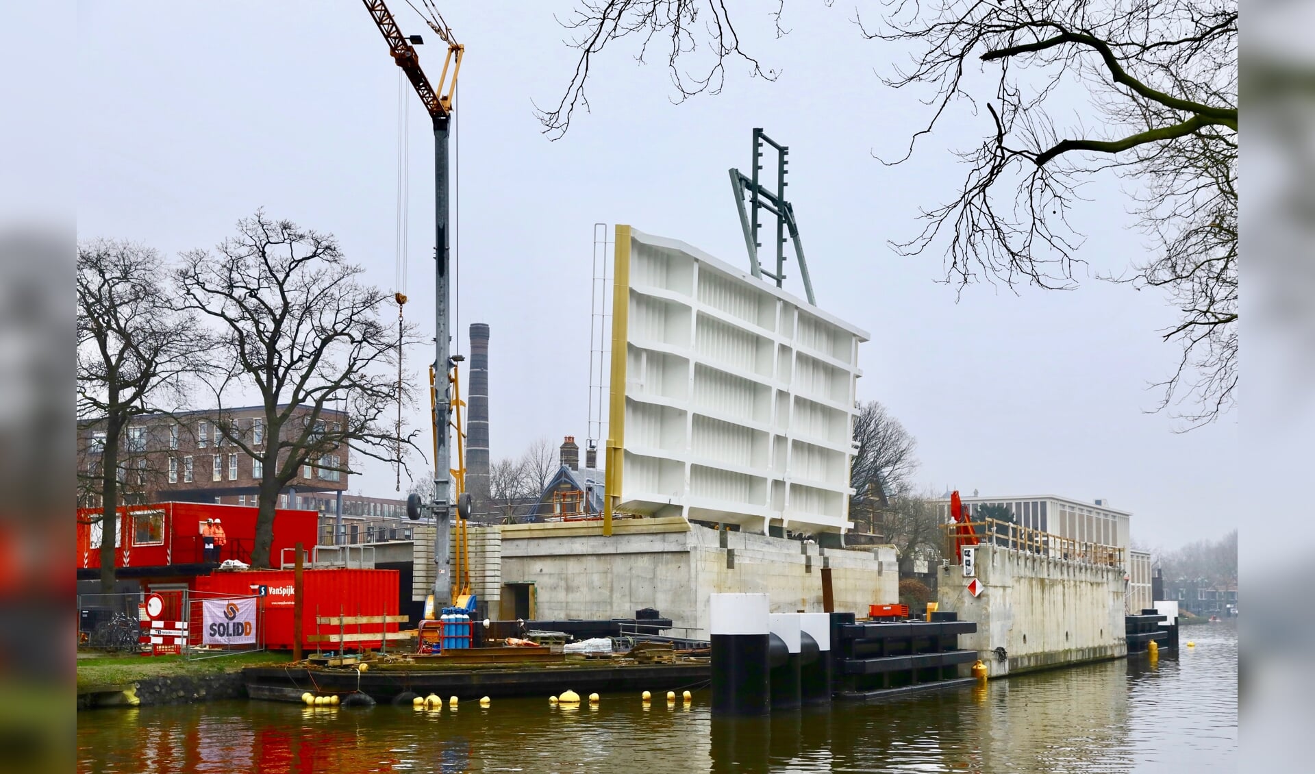 De nieuwe Sint Sebastiaansbrug is inmiddels bijna af (Foto: Koos Bommelé) 