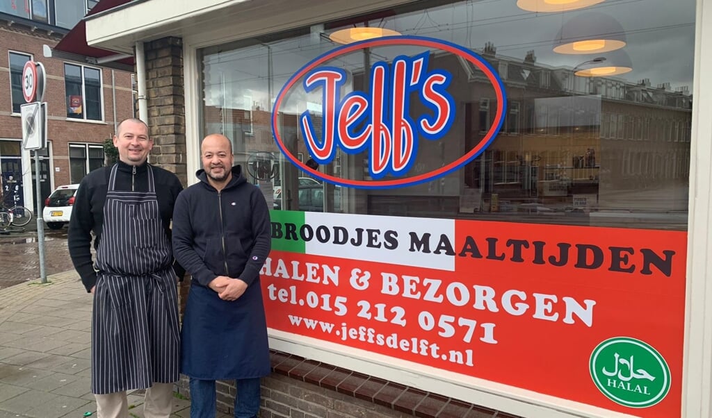 Jeff en Jur voor de vernieuwde zaak aan de Brasserskade.