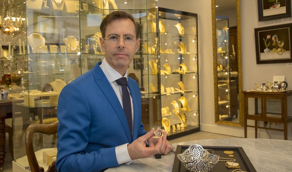 Chris van Waes koopt graag oude sieraden van u in