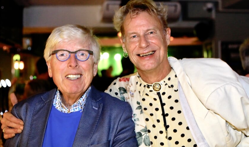 Leo Quack raadt iedereen STECK aan, waar hij onlangs met Starmen, een Bowie coverband een prachtige avond beleefde. (foto: Koos Bommelé)