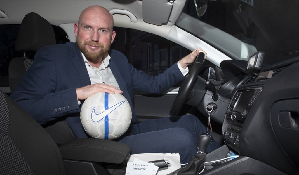 Anthon Sijsling was zeer betrouwbaar voor zijn teamgenoten en is dat nu als zelfstandig taxichauffeur (015-2612121) (foto: Roel van Dorsten)