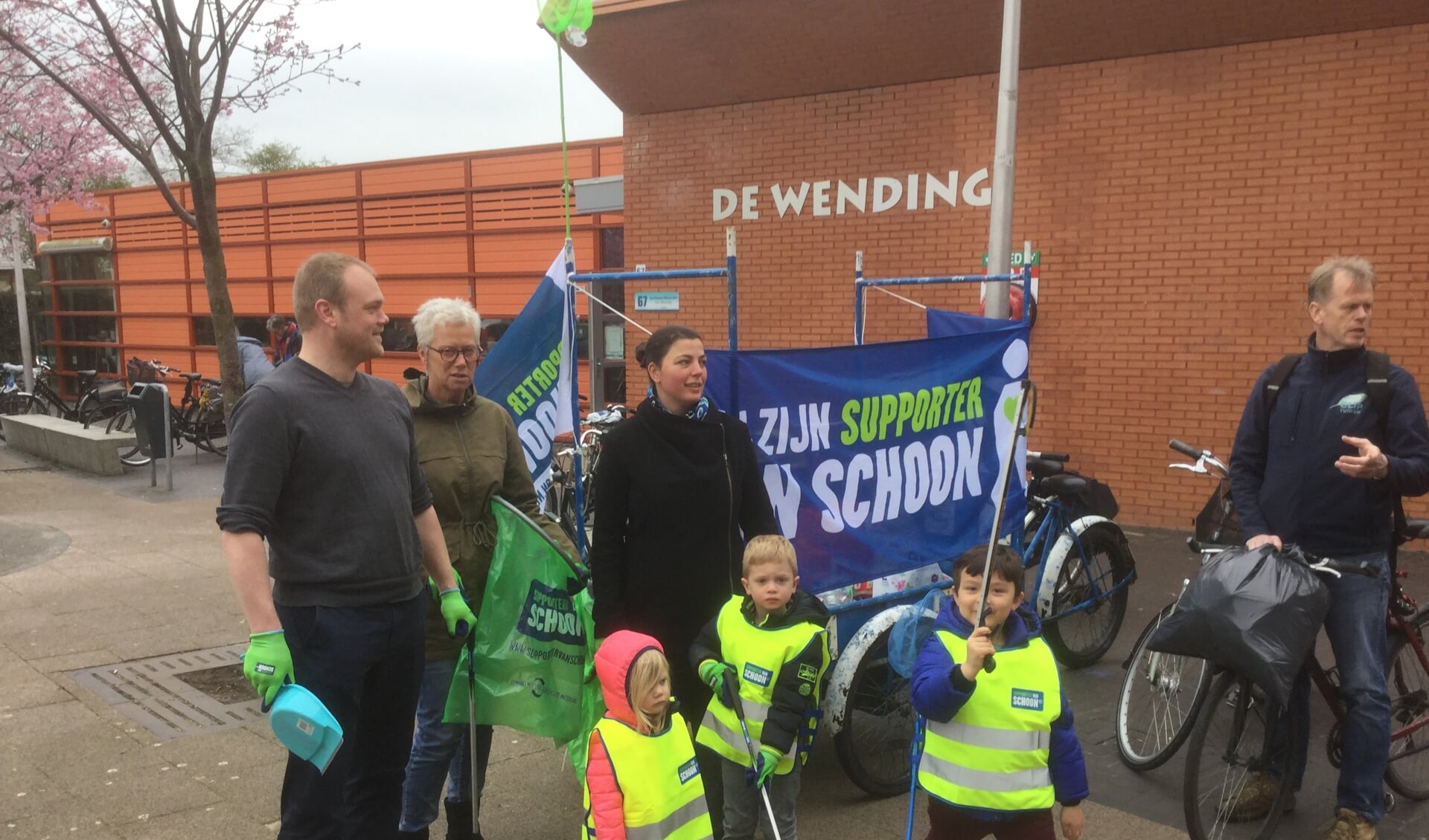 De belangenvereniging Olofsbuurt -Westerkwartier vraagt alle buurtbewoners op zaterdag 21 maart mee te helpen om het zwerfafval te verwijderen uit de wijken