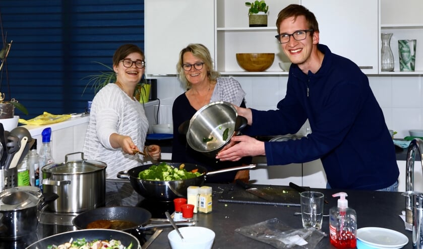 Anouschka, vrijwilliger Hella en Michiel (Foto: Koos Bommelé)