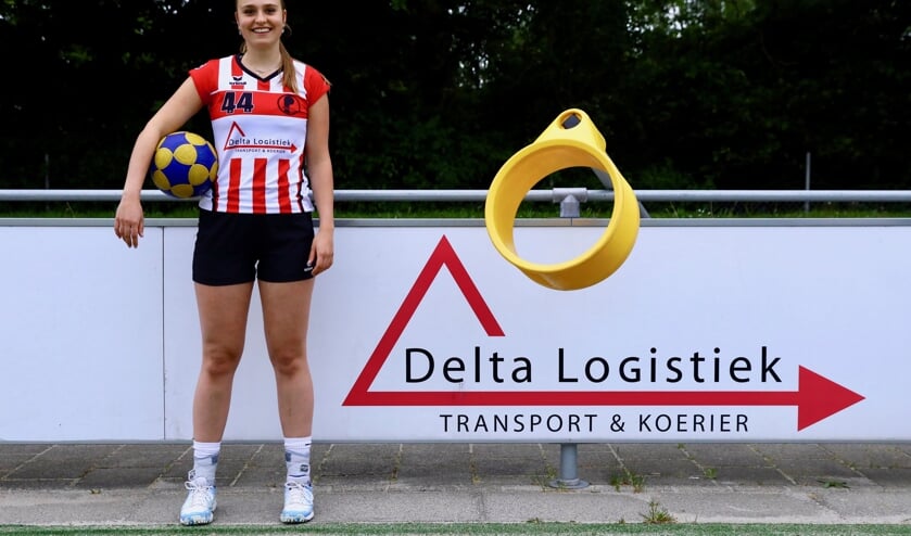 Jill Heijink haalt veel plezier uit korfbal (Foto: Koos Bommelé)