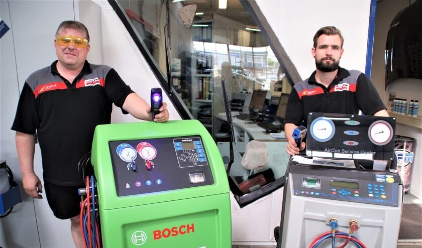 De aircospecialisten Ron en Colin van Idenburg Car Solutions: 'Heerlijk gekoeld de zomer in'