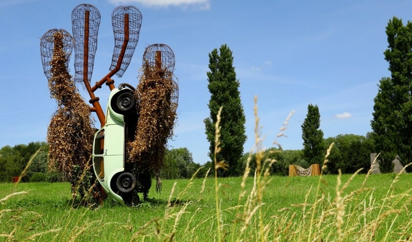 Bijzondere kunst in de Beeldentuin in Midden-Delfland (Foto: Koos Bommelé)