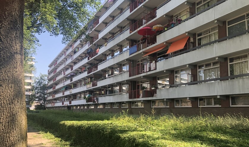 Verstopte hemelwaterafvoer zorgt voor overlast in de flat aan de Vulcanusweg