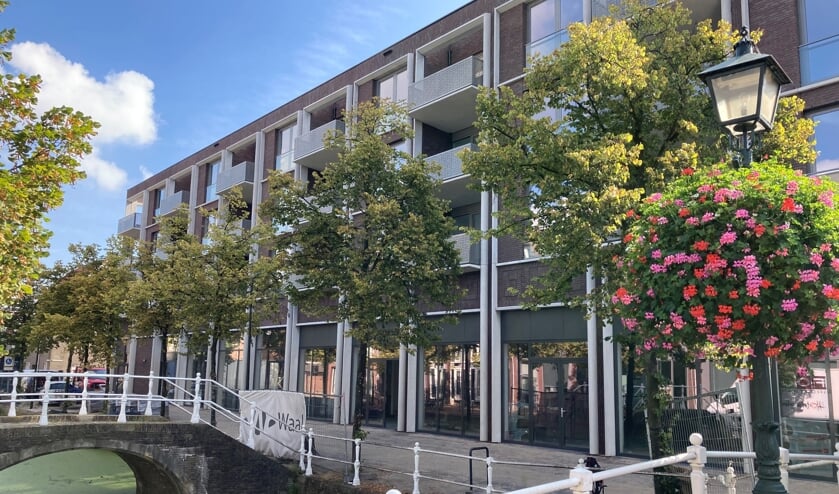 <p>Nieuwe huurappartementen en winkels op de plek van het oude V&D pand.</p>