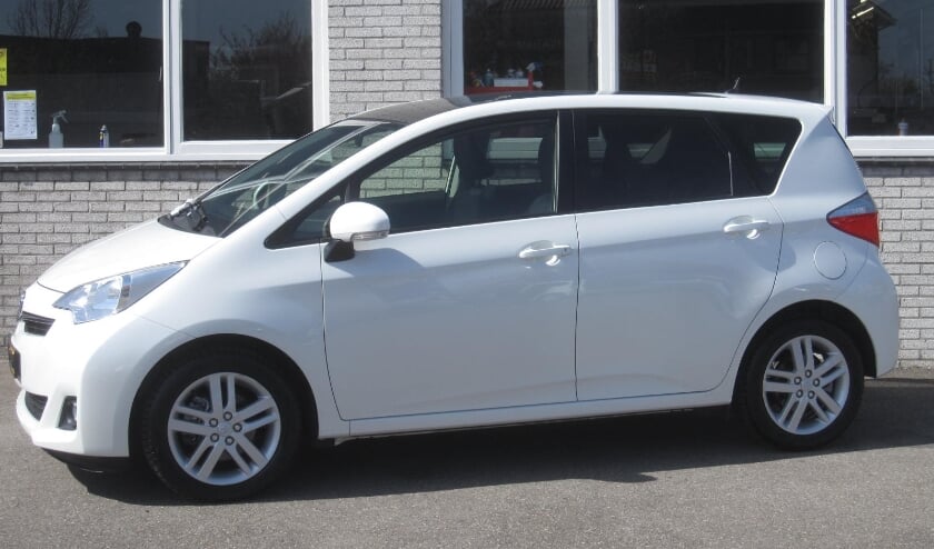 Bij Auto Ruiter de zeer complete Toyota Verso-S 1.3 VVT-i Dynamic, en tal van andere interessante occasions van Honda en van andere merken.