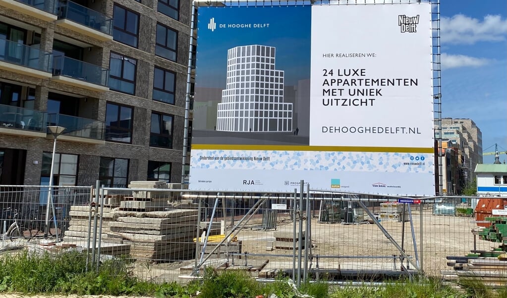 In het stadsdeel Nieuw Delft verrijst een unieke multifunctionele toren met een robuust uiterlijk onder de naam De Hooghe Delft 