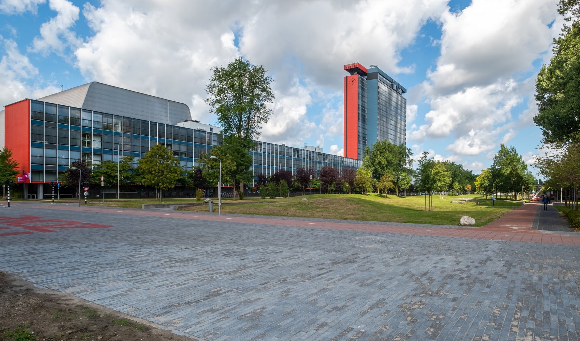 TU Delft wil op de campus meer groen, meer ruimte en een autoluw binnengebied