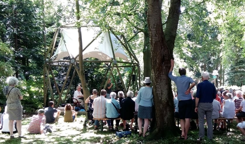 <p>Tuinconcerten en optredens kunt u deze zomer ook weer verwachten</p>