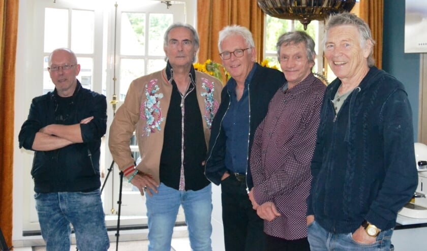 <p>John Meijer, Martin Reitsma, Ferdinand Bakker, Michel van Dijk en Rinus Gerritsen over Alquin </p>