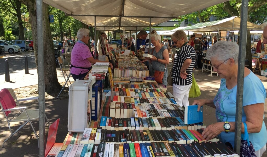 Boeken zoeken op de Elzenlaan 